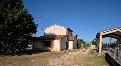 Town house 11 rooms of 318 m² in Monsano (60030)