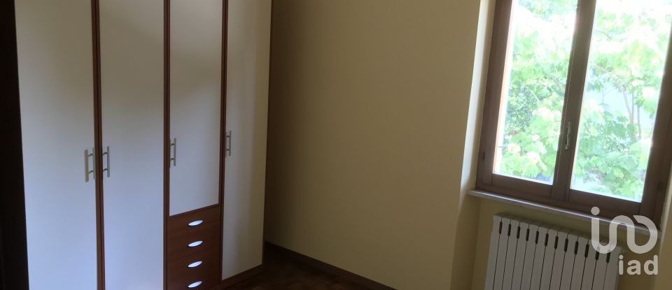 Apartment 6 rooms of 146 sq m in Jesi (60035)