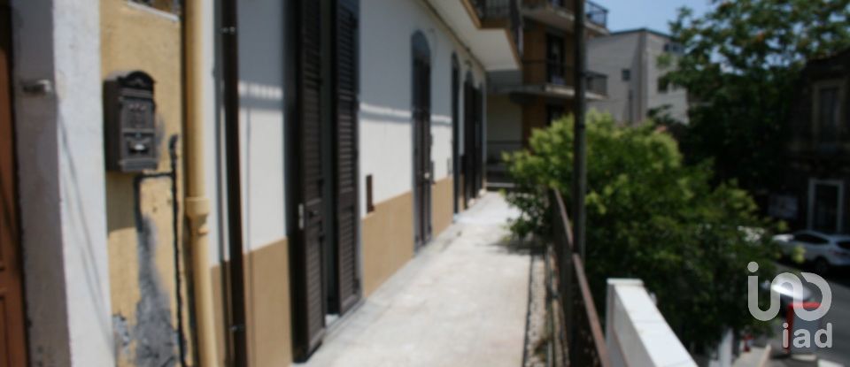 Apartment 5 rooms of 80 m² in Belpasso (95032)