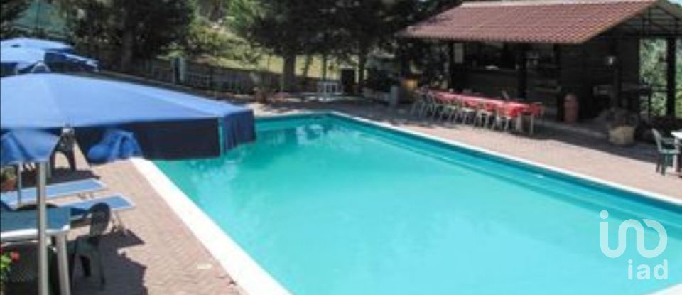 Townhouse 13 rooms of 345 m² in Notaresco (64024)