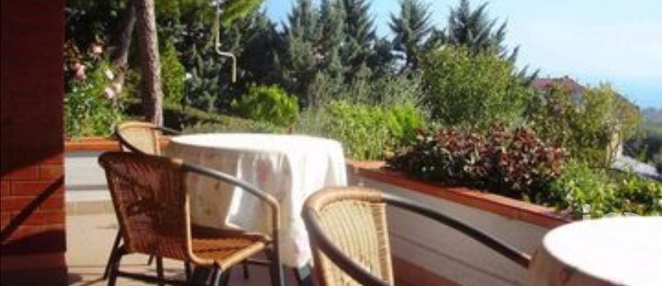 Townhouse 13 rooms of 345 m² in Notaresco (64024)