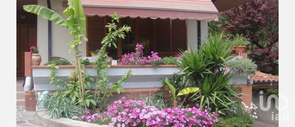 Townhouse 13 rooms of 345 m² in Notaresco (64024)