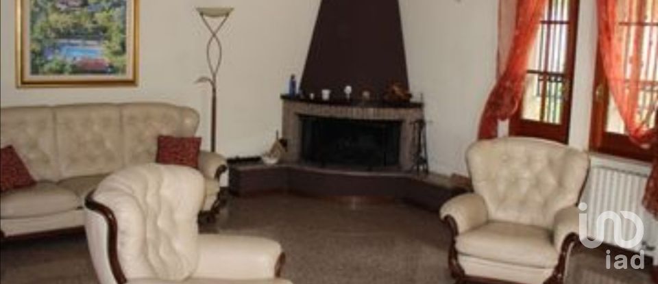 Townhouse 13 rooms of 345 m² in Notaresco (64024)