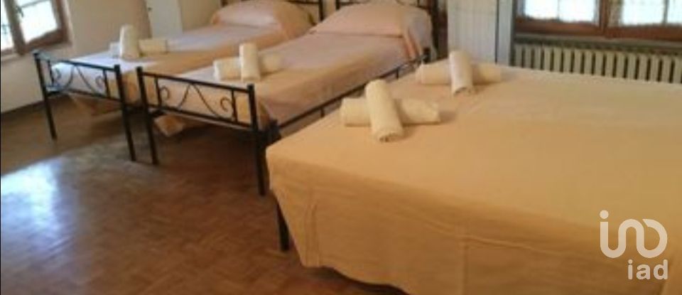 Townhouse 13 rooms of 345 m² in Notaresco (64024)