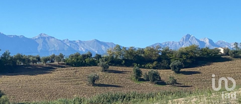 Townhouse 13 rooms of 345 m² in Notaresco (64024)