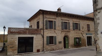 Casa 16 locali di 300 m² in Sant'Ippolito (61040)