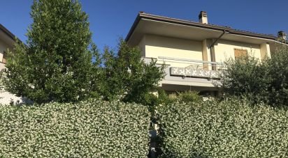 Casa indipendente / Villa 13 locali di 180 m² in Porto Sant'Elpidio (63821)