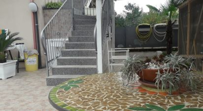 Duplex 7 locali di 86 m² a Silvi (64028)