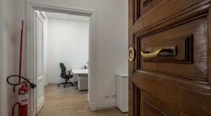 Appartamento 6 locali di 201 m² a Roma (00198)