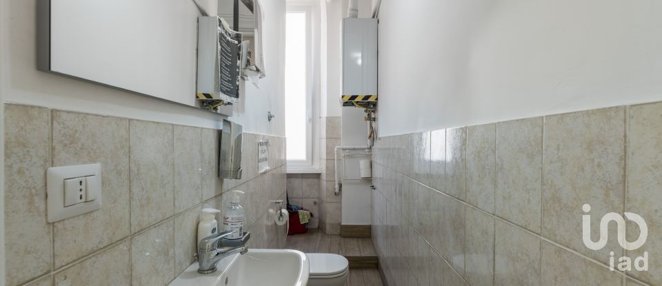 Apartment 6 rooms of 201 sq m in Roma (00198)