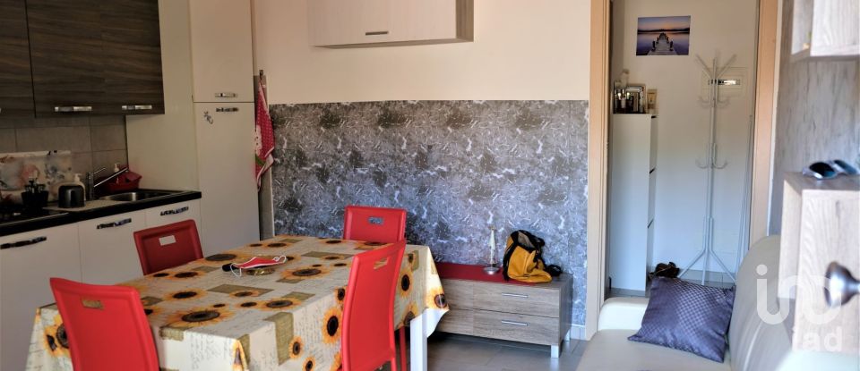 Apartment 5 rooms of 59 sq m in Castelplanio (60031)