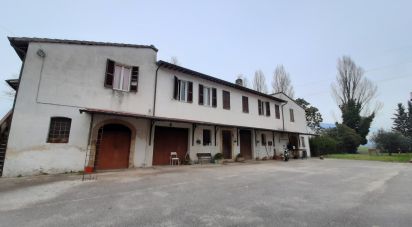 Bilocale di 60 m² a Spello (06038)