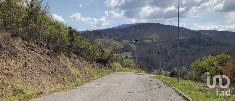 Rustico 0 locali di 300 m² in Apecchio (61042)