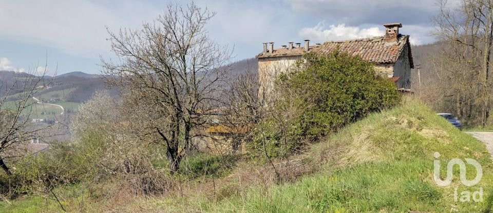 Rustico 0 locali di 300 m² in Apecchio (61042)