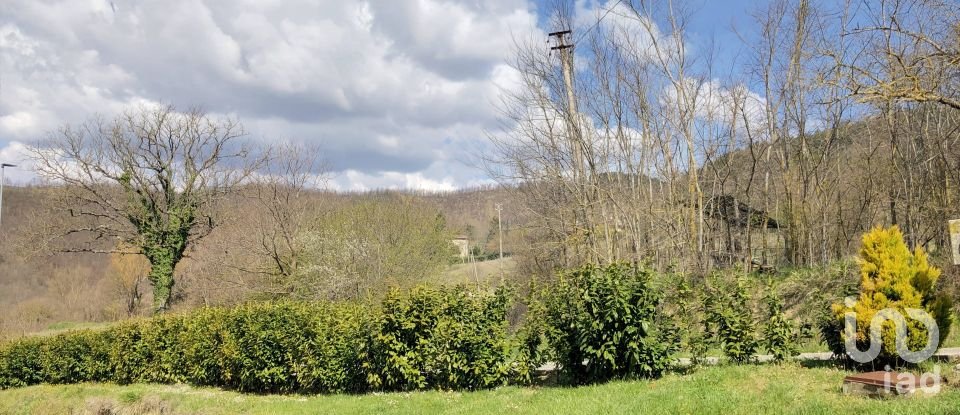 Rustico 0 locali di 300 m² in Apecchio (61042)