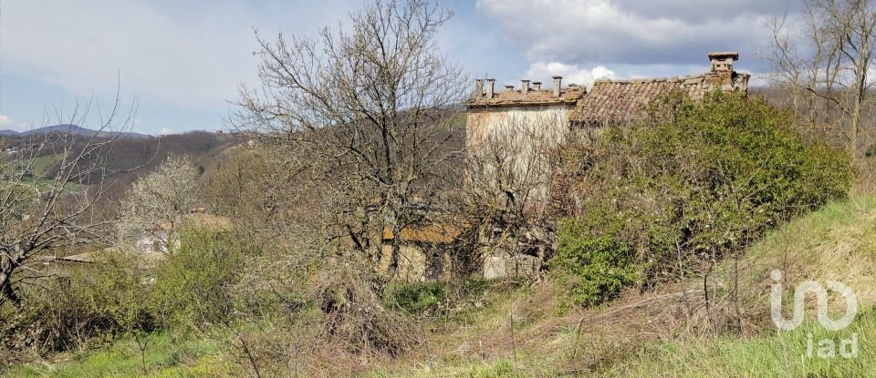 Rustico 0 locali di 300 m² in Apecchio (61042)