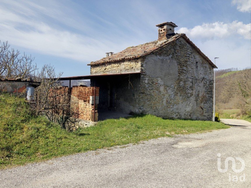 Rustico 0 locali di 300 m² in Apecchio (61042)