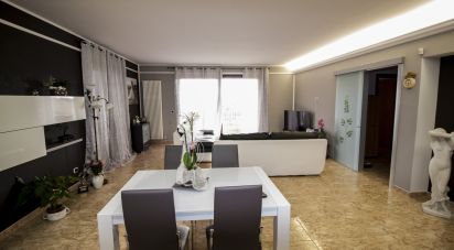 Lodge 12 rooms of 290 m² in Notaresco (64024)