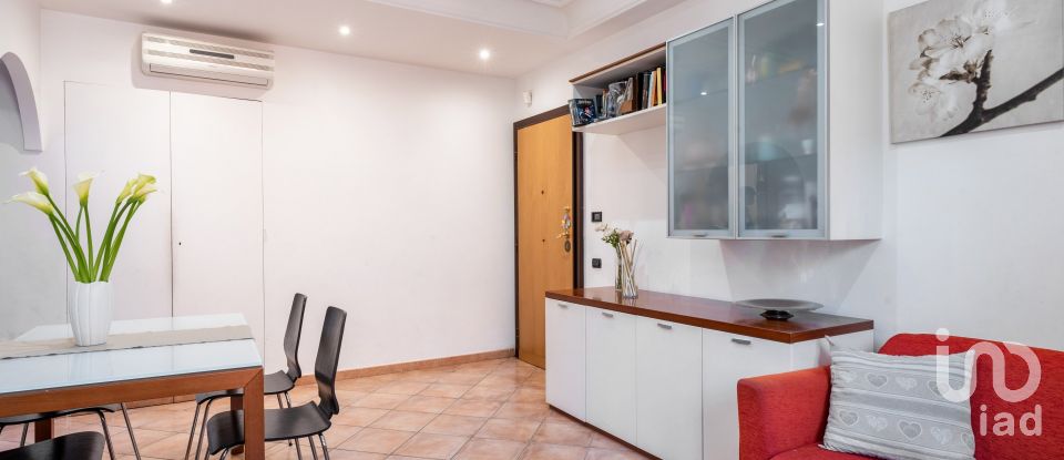 Three-room apartment of 71 m² in Roma (00138)