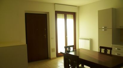 Appartamento 2 locali di 80 m² a Montefano (62010)