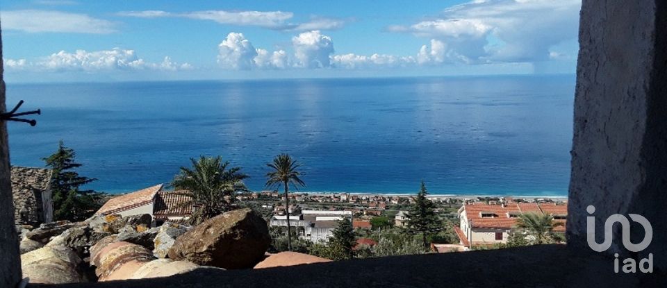 Casa di paese 6 locali di 320 m² in - (87030)