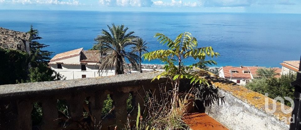 Casa di paese 6 locali di 320 m² in - (87030)