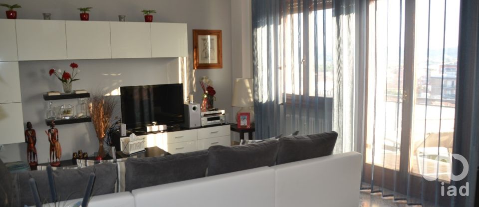 Apartment 0 rooms of 140 sq m in Pesaro (61121)