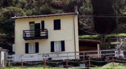 Hotel 4 rooms of 100 m² in Vernazza (19018)