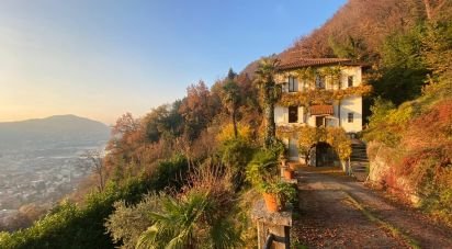 Barn 0 rooms of 250 sq m in Como (22100)