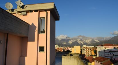 Attico / Mansarda / Loft 0 locali di 300 m² a Carrara (54033)