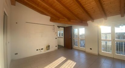 Appartamento 3 locali di 75 m² a Gavirate (21026)