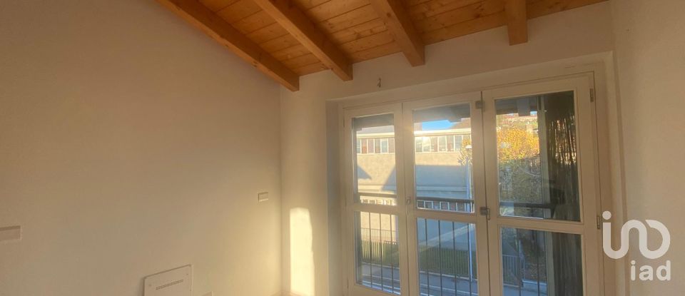 Three-room apartment of 75 m² in Gavirate (21026)