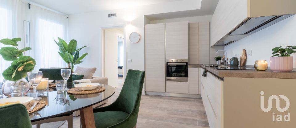Three-room apartment of 118 sq m in Milano (20151)