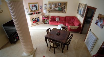 Hotel 12 rooms of 280 m² in Castelbellino (60030)