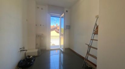 Apartment 0 rooms of 70 sq m in Varese (21100)