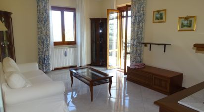 House/villa 10 rooms of 270 sq m in Fermo (63900)