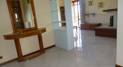House 10 rooms of 270 m² in Fermo (63900)