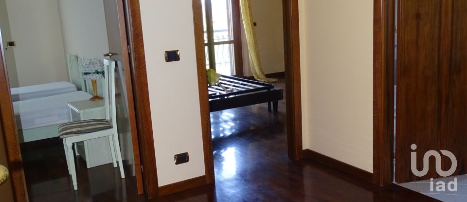 Casa indipendente / Villa 10 locali di 270 m² in Fermo (63900)