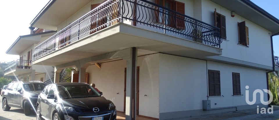 Casa indipendente / Villa 10 locali di 270 m² in Fermo (63900)