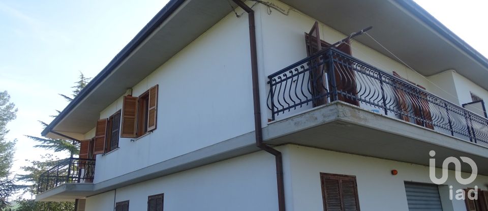 Casa indipendente / Villa 10 locali di 270 m² in Fermo (63900)