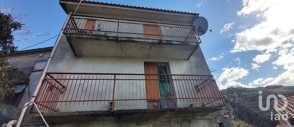 House 5 rooms of 130 m² in Amantea (87032)