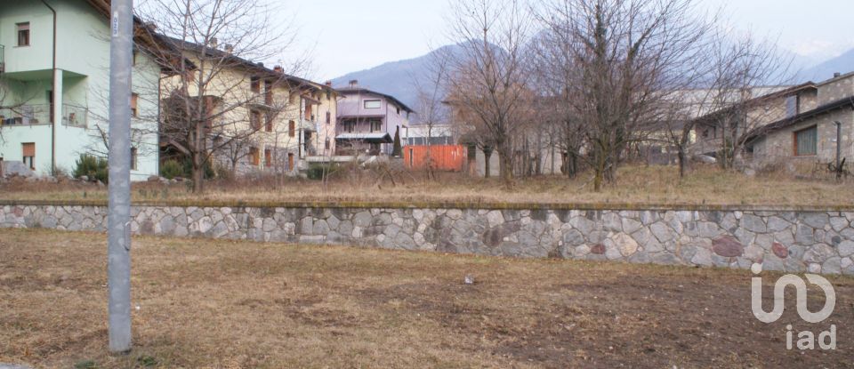 Building land of 720 sq m in Berzo Inferiore (25040)