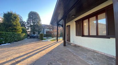House/villa 10 rooms of 298 sq m in Albizzate (21041)