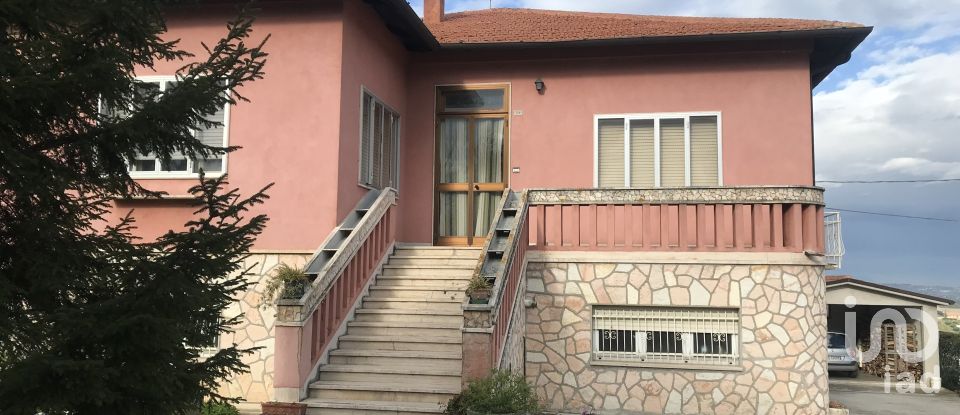 Casa indipendente / Villa 0 locali di 400 m² in Fermo (63900)
