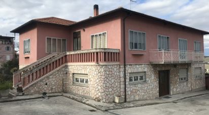 Casa 0 locali di 400 m² in Fermo (63900)