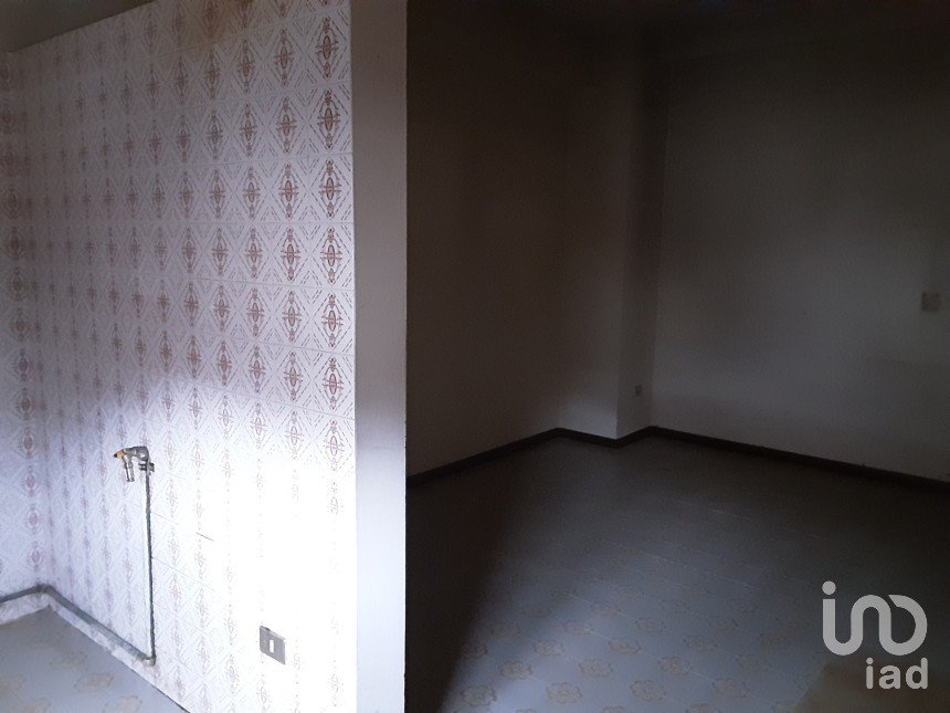 Apartment 6 rooms of 80 m² in Teramo (64100)