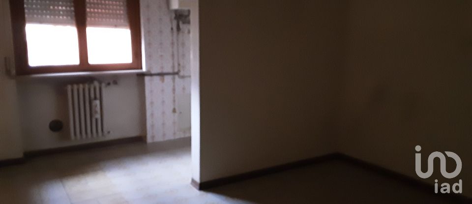 Apartment 6 rooms of 80 sq m in Teramo (64100)