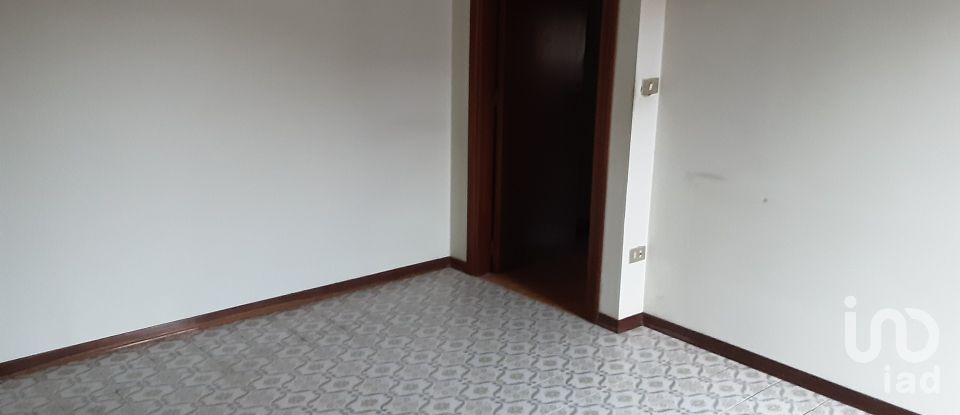 Apartment 6 rooms of 80 sq m in Teramo (64100)