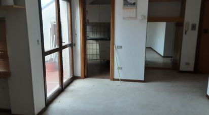 Apartment 7 rooms of 65 m² in Teramo (64100)