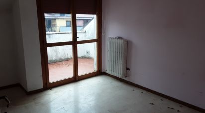 Apartment 7 rooms of 65 m² in Teramo (64100)